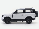 Land Rover Defender 90 white 1:24 Welly Licensed Diecast Scale Model Car Collectible
