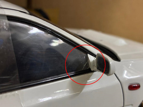 Damaged : 1998 Subaru Impreza 22B Pure White 1:18 Solido Licensed Diecast Scale Model Car