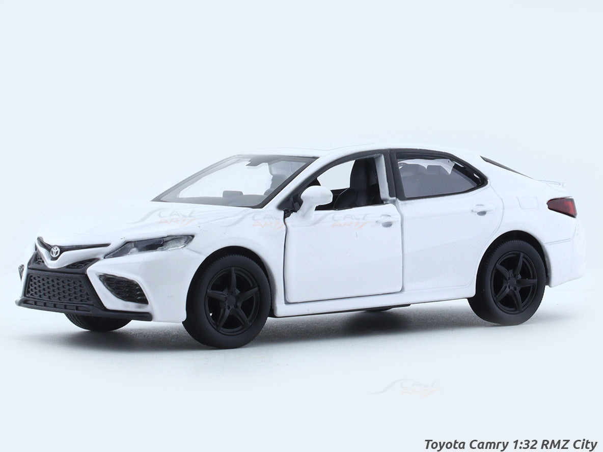 TOYOTA CAMRY ミニカー ホワイト(TOYOTA GTMC製) Toyota Camry white 1:32 RMZ City 5 inch pullback diecast scale