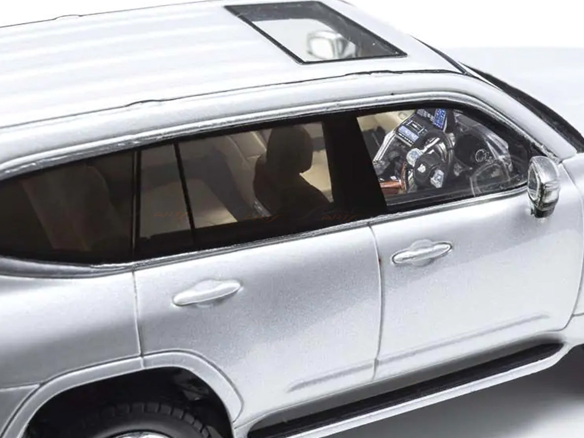 Toyota Land Cruiser ZX White 1:43 Kyosho Premium Licensed Diecast