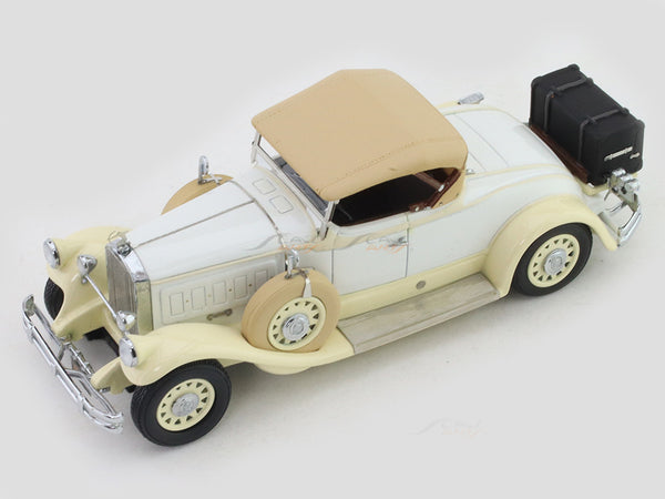 Esval Models 1930 Pierce Arrow Model B Roadster (closed roof) in 1/43 scale Esval Models 1930 Pierce Arrow Model B Roadster (closed roof) in 1/43 scale