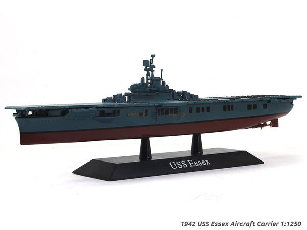 1942 USS Essex Aircraft Carrier 1:1250 scale model warship.
