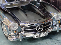 1954 Mercedes-Benz 300SL W198 Gullwing coupe chrome 1:18 Minichamps Dealer edition.