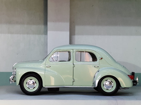 Solido 1:18 Renault 4CV Tourterelle Año de construcción 1956 beige Solido 1:18 Renault 4CV Tourterelle Año de construcción 1956 beige