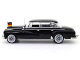 1957 Mercedes-Benz 300D W189 1:43 Premium Collectibles diecast scale model car