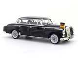 1957 Mercedes-Benz 300D W189 1:43 Premium Collectibles diecast scale model car