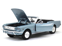 1964 1/2 Ford Mustang Convertible 1:24 Motormax diecast scale model car.