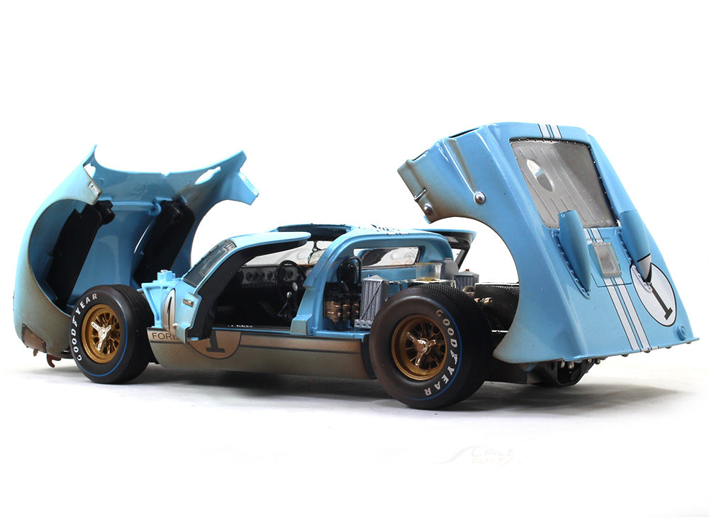 1966 Ford GT40 Mk II with Figure 1:18 Shelby Collectibles diecast