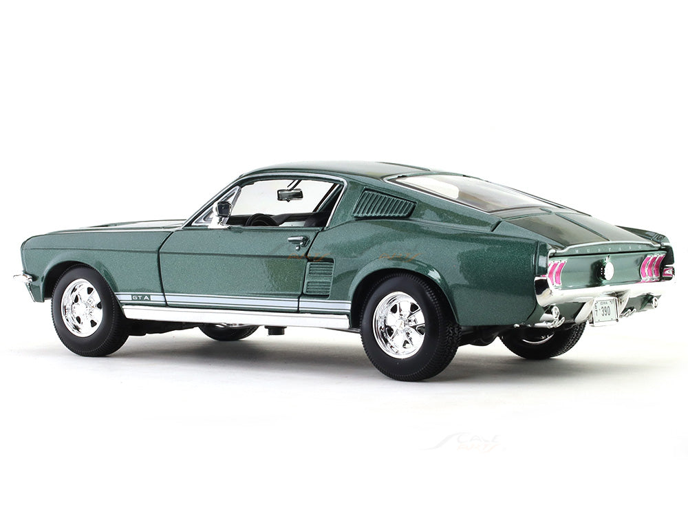 1967 Ford Mustang GTA Fastback green 1:18 Maisto diecast scale model ...