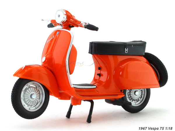 1967 Vespa 75 1:18 diecast scale model scooter