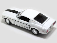 1968 Ford Mustang GT Cobra Jet white 1:18 Maisto diecast Scale Model car