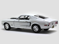 1968 Ford Mustang GT Cobra Jet white 1:18 Maisto diecast Scale Model car