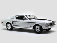 1968 Ford Mustang GT Cobra Jet white 1:18 Maisto diecast Scale Model car