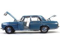 1968 Mercedes-Benz Strich 8 Saloon 1:18 Sunstar diecast Scale Model car.