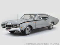 1968 Oldsmobile Cutlass Hurst edition 1:18 Auto World diecast scale model car