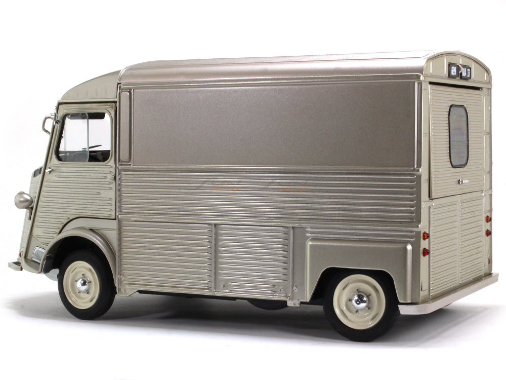 Citroën type HY 1/18. Camionnette de livraison Yacco vert et jaune