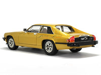 1975 Jaguar XJS 1:18 Road Signature Yatming diecast scale model car.