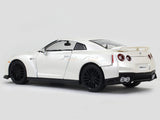 2017 Nissan GT-R white 1:24 Bburago diecast Scale Model car.