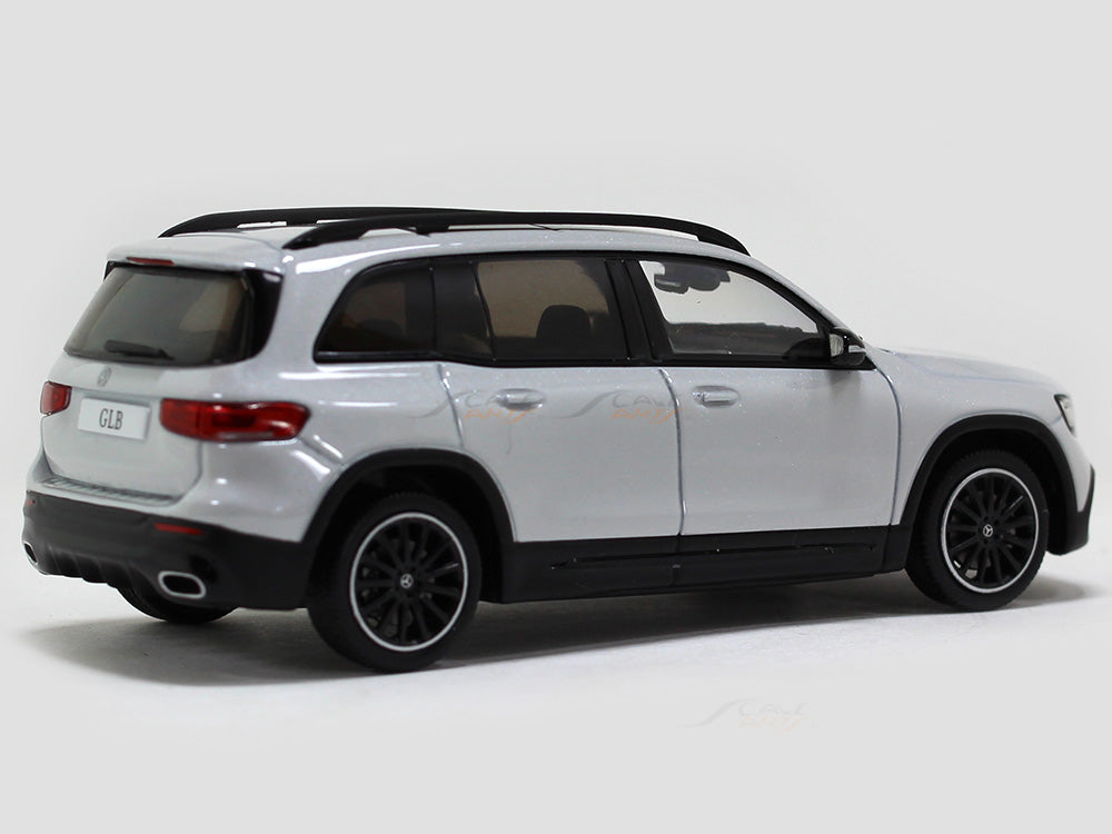 2019 Mercedes-Benz GLB X247 white 1:43 Spark diecast scale model