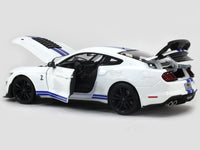 2020 Ford Mustang Shelby GT500 white 1:18 Maisto diecast Scale Model car.