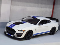 2020 Ford Mustang Shelby GT500 white 1:18 Maisto diecast Scale Model car.