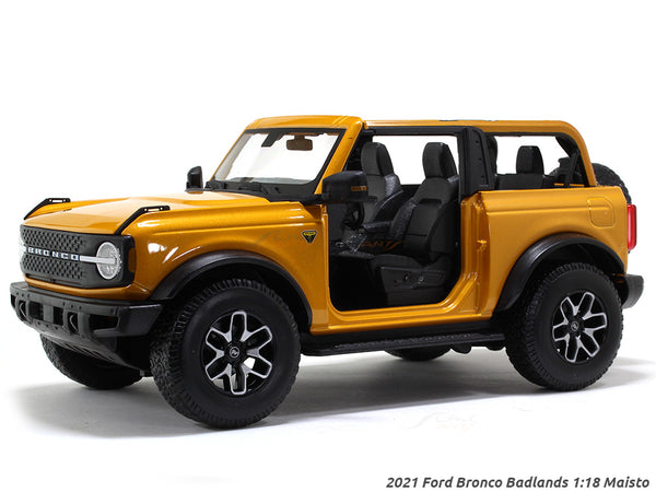 2021 Ford Bronco Badlands orange 1:18 Maisto diecast Scale Model car.