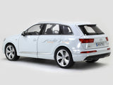 Audi Q7 1:18 Minichamps diecast scale model car.