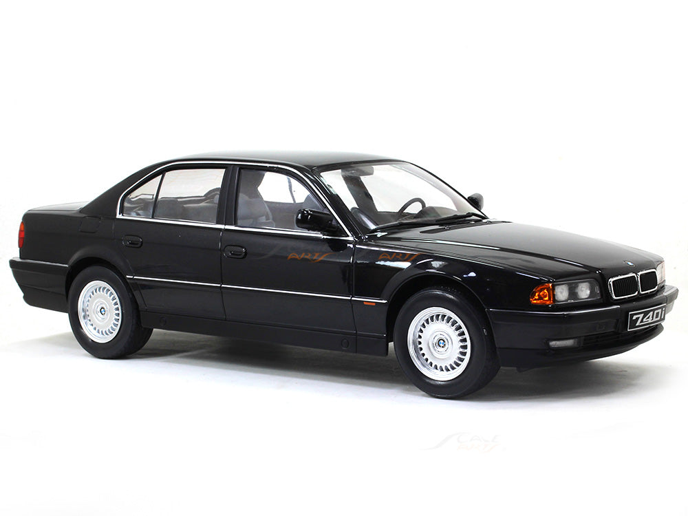 DCM BMW E38 740iL 7-Series in Silver 1:64 - Island Hobby Nut
