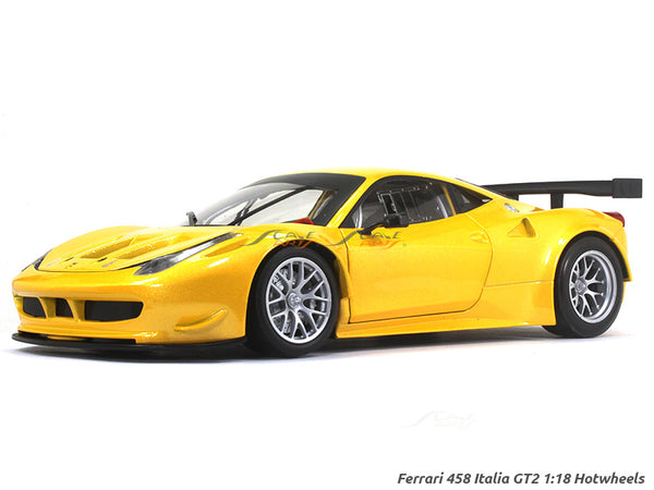 Ferrari 458 Italia GT2 1:18 Hotwheels diecast scale model car.