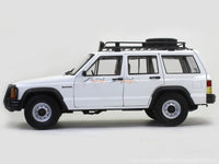 Jeep Cherokee 2500 1:18 Dealer Edition diecast Scale Model Car.