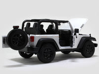 Jeep Wrangler Rubicon white 1:18 Maisto diecast Scale Model car.