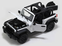 Jeep Wrangler Rubicon white 1:18 Maisto diecast Scale Model car.