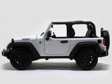 Jeep Wrangler Rubicon white 1:18 Maisto diecast Scale Model car.