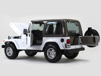 Jeep Wrangler Sahara 1:18 Maisto diecast Scale Model car.