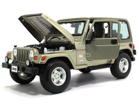 Jeep Wrangler Sahara 1:18 Bburago diecast Scale Model car.