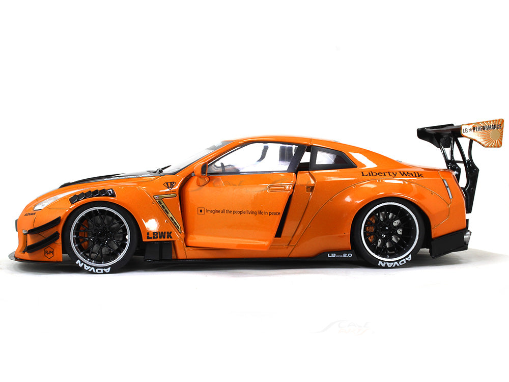 Nissan GT-R R35 Type 2 LB Works orange 1:18 Solido diecast Scale
