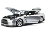 Nissan GT-R silver 1:18 Bburago diecast scale model car