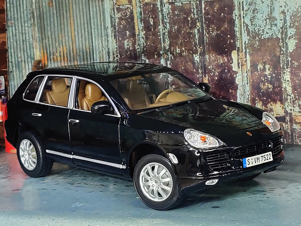 Porsche Cayenne 1:18 Maisto diecast Scale Model car | Scale Arts India