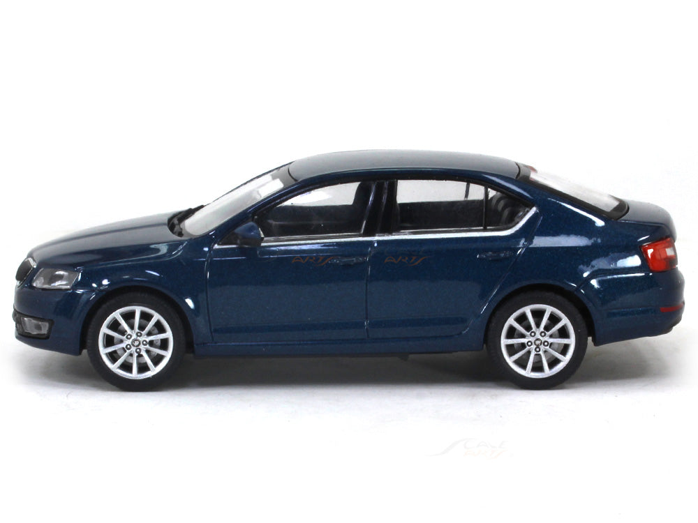 シュコダミニカー　Abrex Škoda 1:43スケール　世界100台 Skoda-octavia-1-43-Abrex-