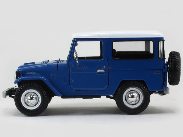 Toyota FJ40 Land Cruiser 1974 grün weiß Modellauto 1:24 Motormax Toyota FJ40 Land Cruiser 1974 grün weiß Modellauto 1:24 Motormax