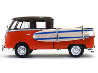 Volkswagen Type 2 T1 Double Cab Pickup with surfboard 1:24 Motormax diecast scale model car.